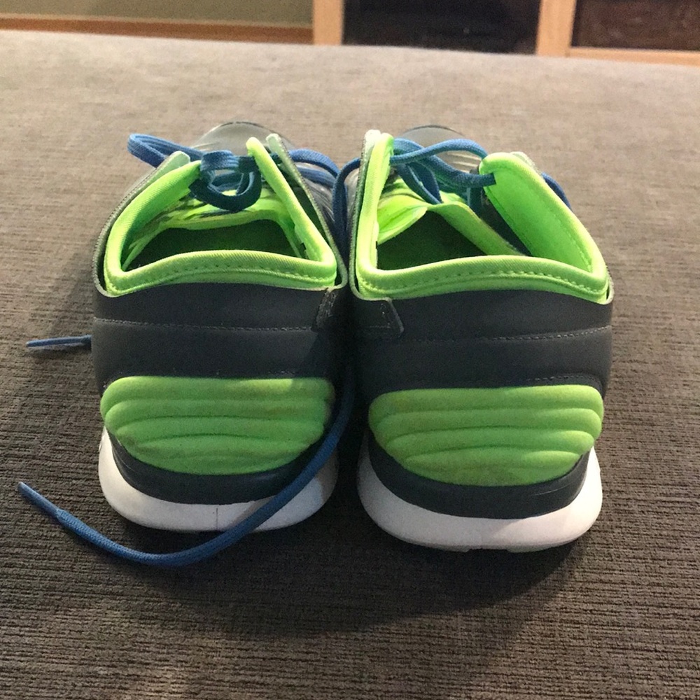 Nike Frees - Picture 3 of 3